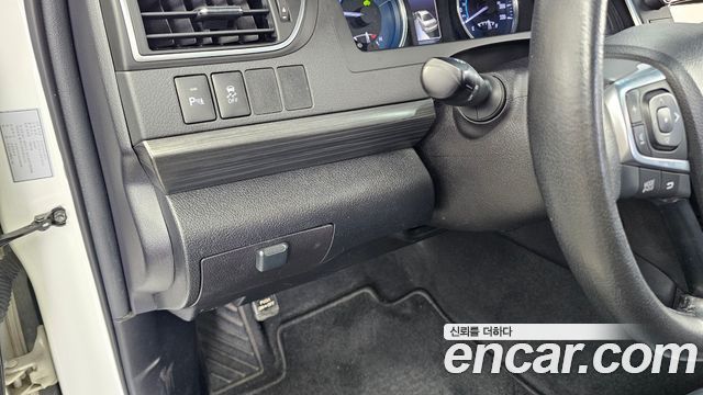 Toyota Camry Hybrid XLE 2016 — фото 16