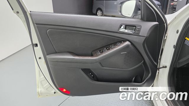 Kia K5 2.0 Turbo-GDI Noblesse 2013 — фото 24