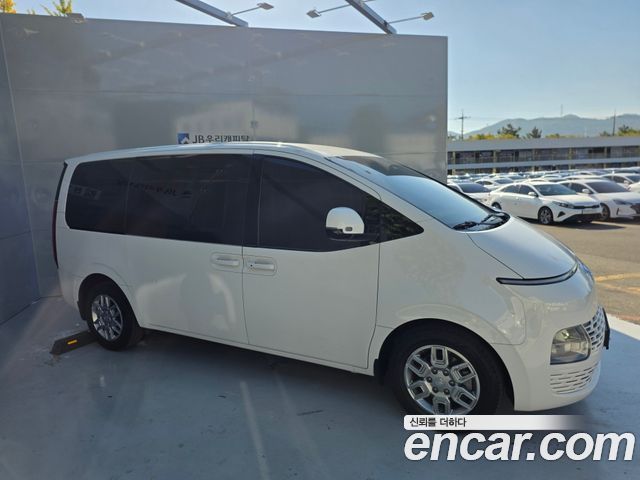 Hyundai Staria L3.5 Cargo 5-Seater Modern 2022 — фото 3
