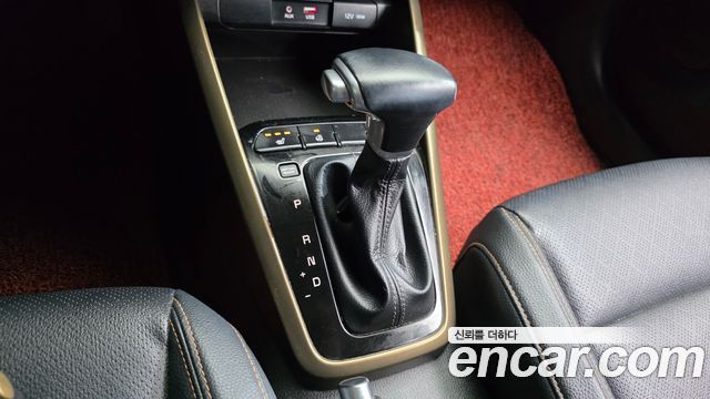 Kia Stonic Diesel 1.6 Trendy 2018 — фото 9