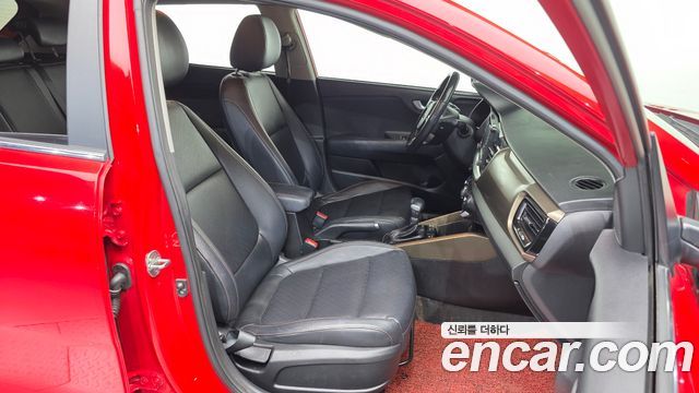 Kia Stonic Diesel 1.6 Trendy 2018 — фото 11
