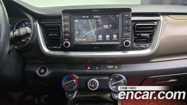 Kia Stonic Diesel 1.6 Trendy 2018 — фото 14