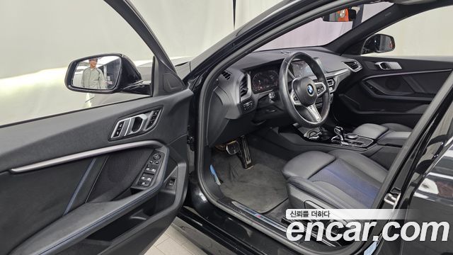 BMW 1 Series (F40) 120i M Sports 2023 — фото 10