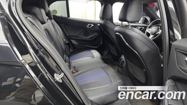 BMW 1 Series (F40) 120i M Sports 2023 — фото 11