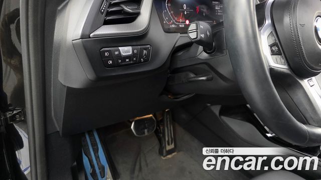 BMW 1 Series (F40) 120i M Sports 2023 — фото 17