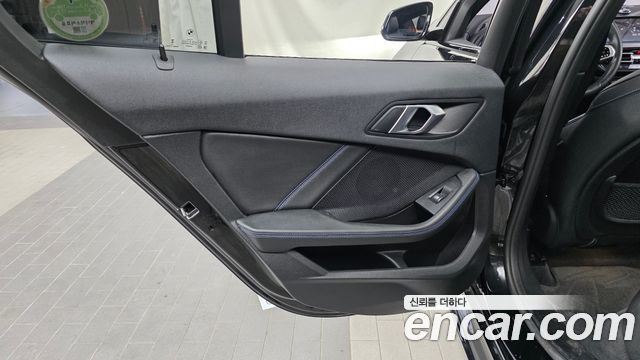 BMW 1 Series (F40) 120i M Sports 2023 — фото 25