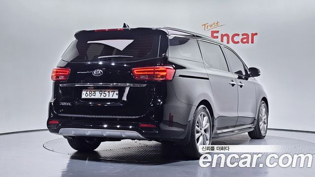 Kia Carnival 9-Seater Noblesse Special 2019 — фото 2