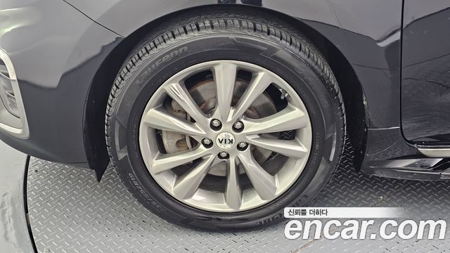 Kia Carnival 9-Seater Noblesse Special 2019 — фото 5