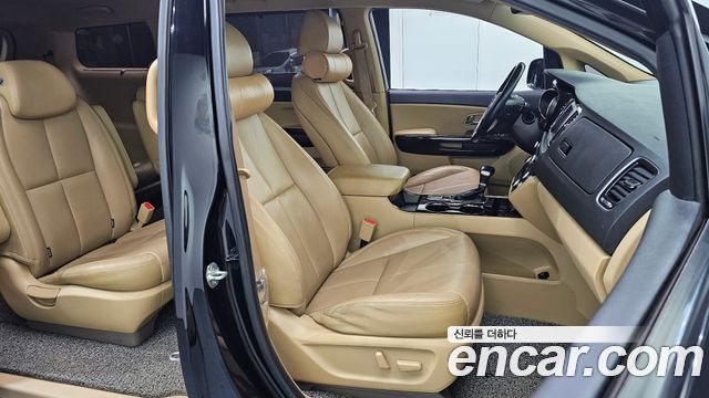 Kia Carnival 9-Seater Noblesse Special 2019 — фото 12