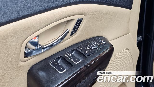 Kia Carnival 9-Seater Noblesse Special 2019 — фото 17