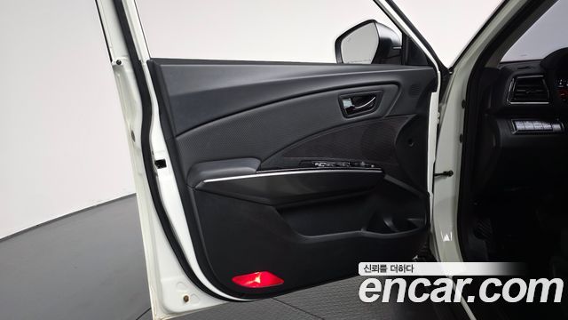KG Mobility (SsangYong) Very New Tivoli Gasoline 1.5 2WD V3 2020 — фото 24