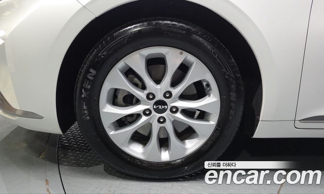 Kia K8 2.5 Gasoline 2WD Noblesse 2023 — фото 5