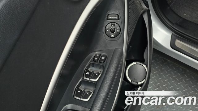 Hyundai Santa Fe (DM) Diesel(e-VGT) 2.0 2WD Premium 2013 — фото 20