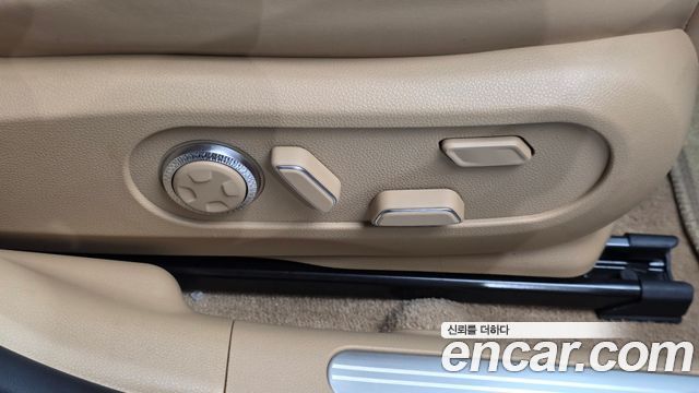 Genesis GV60 Standard 2022 — фото 31