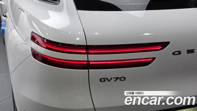 Genesis GV70 2.5T Gasoline AWD 2022 — фото 23