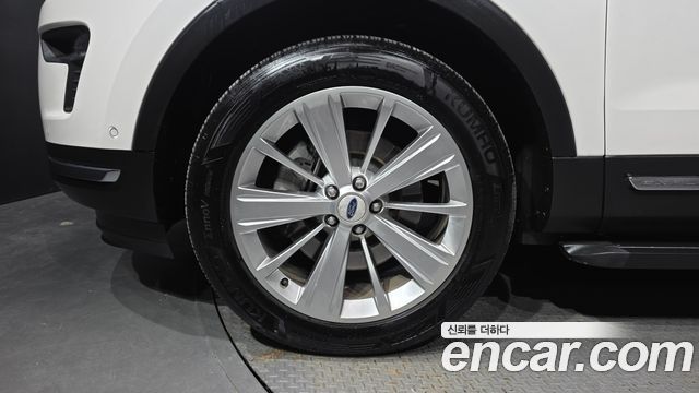 Ford Explorer 2.3 Limited 4WD 5th 2019 — фото 5