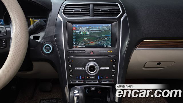 Ford Explorer 2.3 Limited 4WD 5th 2019 — фото 14