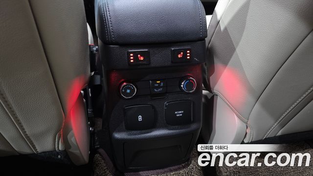 Ford Explorer 2.3 Limited 4WD 5th 2019 — фото 18