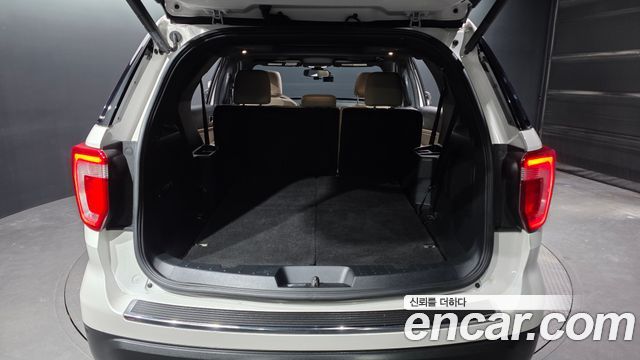Ford Explorer 2.3 Limited 4WD 5th 2019 — фото 20