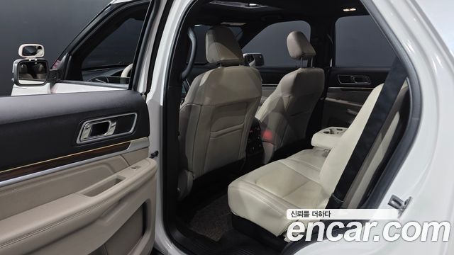 Ford Explorer 2.3 Limited 4WD 5th 2019 — фото 26