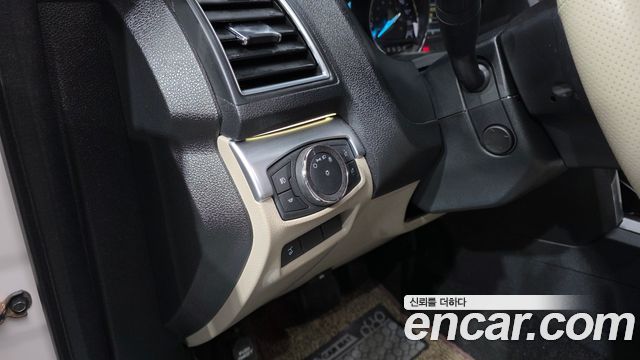 Ford Explorer 2.3 Limited 4WD 5th 2019 — фото 28