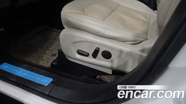 Ford Explorer 2.3 Limited 4WD 5th 2019 — фото 34