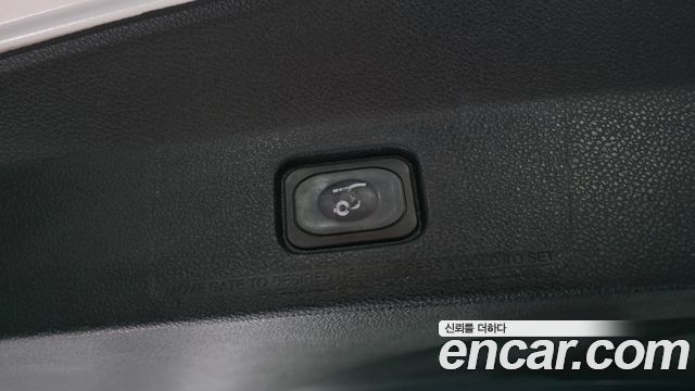 Ford Explorer 2.3 Limited 4WD 5th 2019 — фото 35