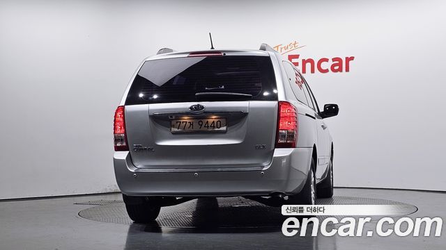 Kia Carnival R Grand Carnival GLX Premium 2012 — фото 4
