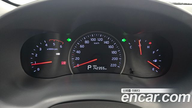 Kia Carnival R Grand Carnival GLX Premium 2012 — фото 8