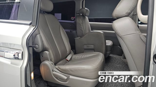 Kia Carnival R Grand Carnival GLX Premium 2012 — фото 11