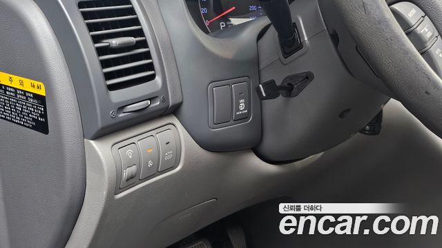 Kia Carnival R Grand Carnival GLX Premium 2012 — фото 17