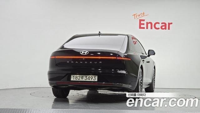 Hyundai Grandeur Hybrid (GN7) Calligraphy 2023 — фото 4