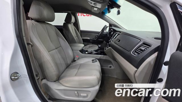 Kia Carnival 9-Seater Noblesse Special 2020 — фото 10