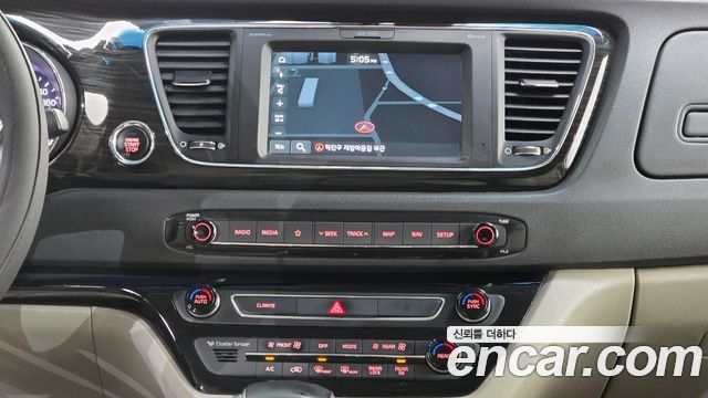 Kia Carnival 9-Seater Noblesse Special 2020 — фото 18