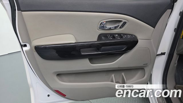 Kia Carnival 9-Seater Noblesse Special 2020 — фото 24