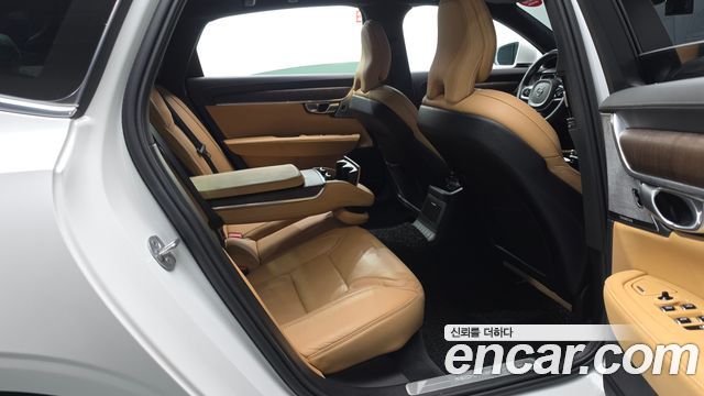 Volvo S90 T8 AWD Ultimate Bright 2023 — фото 12