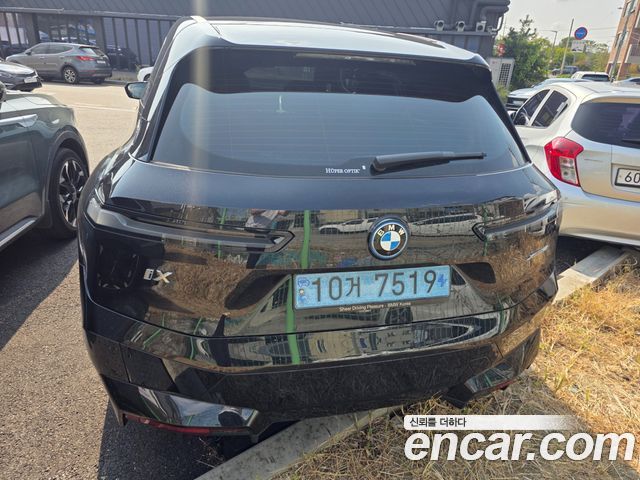 BMW iX xDrive50 Sports Plus 2022 — фото 4