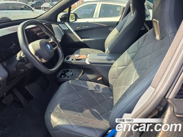 BMW iX xDrive50 Sports Plus 2022 — фото 8