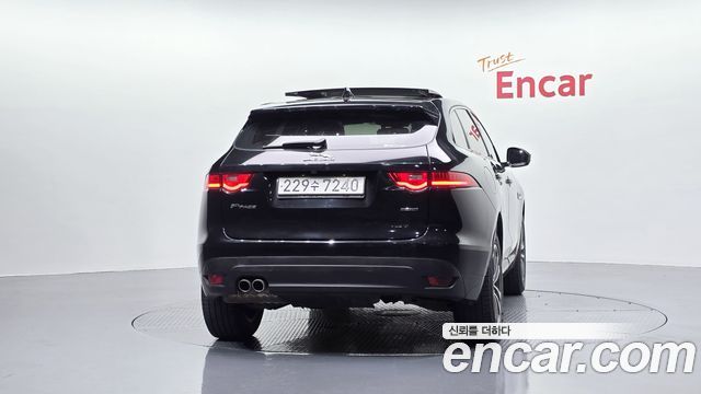 Jaguar F-PACE 20d R-Sport 2017 — фото 4