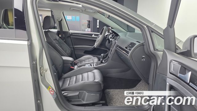 Volkswagen Golf (VII) 1.4 TSI Premium 2016 — фото 11