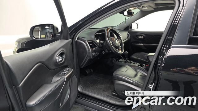 Jeep Cherokee (KL) 2.4 Longitude High AWD 2019 — фото 10