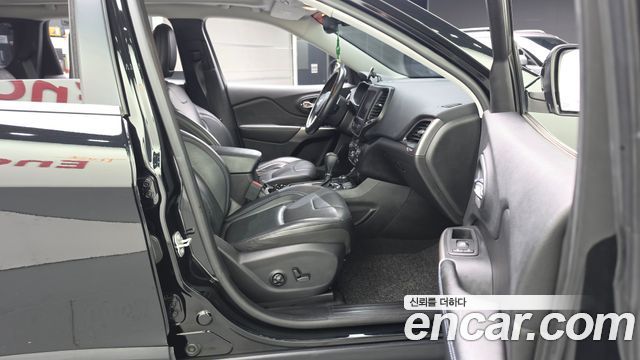 Jeep Cherokee (KL) 2.4 Longitude High AWD 2019 — фото 11