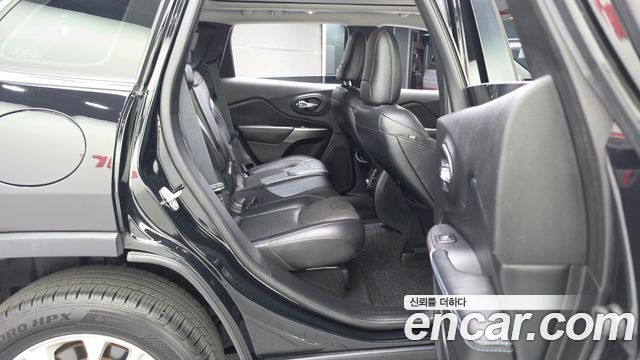 Jeep Cherokee (KL) 2.4 Longitude High AWD 2019 — фото 12