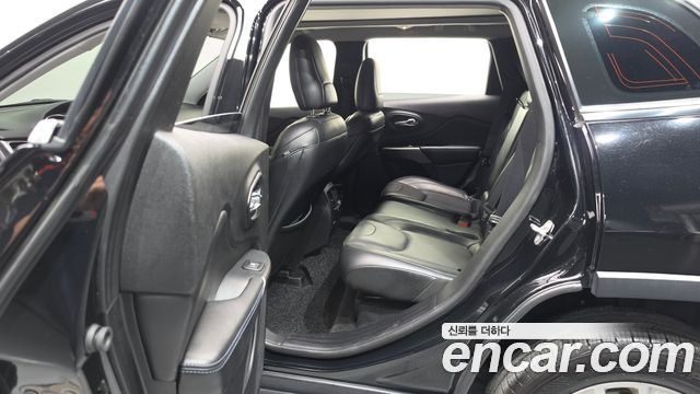 Jeep Cherokee (KL) 2.4 Longitude High AWD 2019 — фото 26