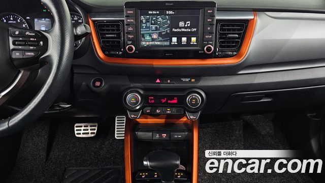 Kia Stonic 1.4 Prestige 2018 — фото 14