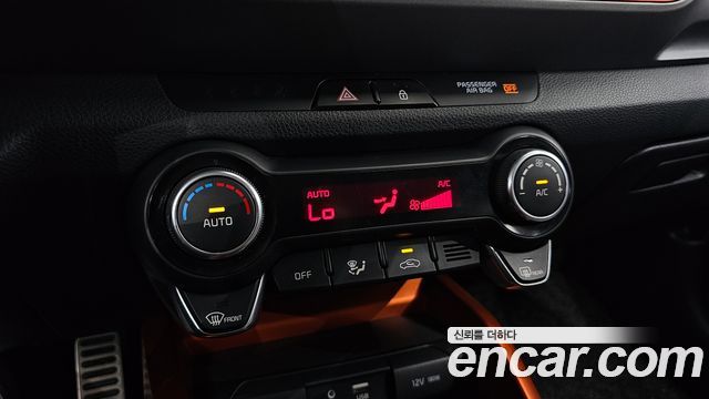 Kia Stonic 1.4 Prestige 2018 — фото 18