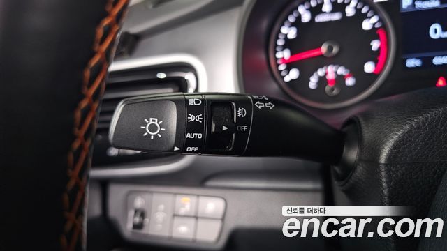 Kia Stonic 1.4 Prestige 2018 — фото 30