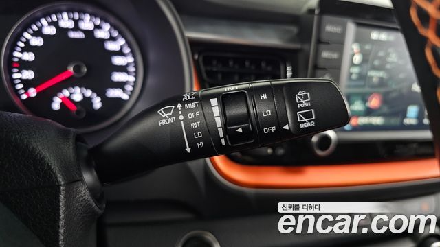 Kia Stonic 1.4 Prestige 2018 — фото 32