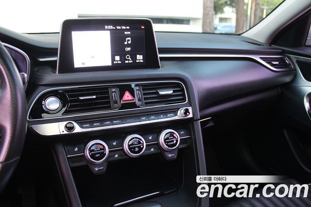 Genesis G70 2.0T Supreme 2018 — фото 17