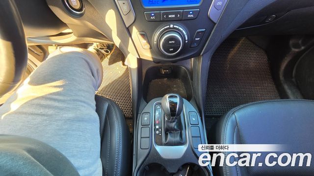Hyundai Santa Fe (DM) Diesel(e-VGT) 2.0 2WD Premium 2013 — фото 9